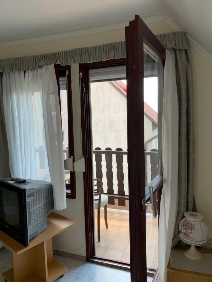 Whitehouse Alsoors Aparthotel Exteriör bild