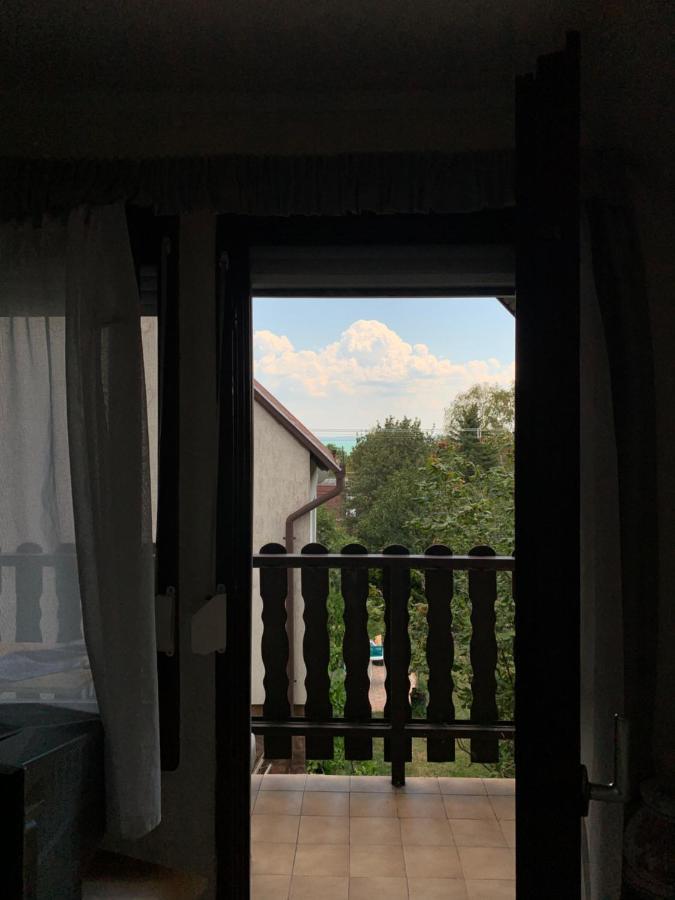 Whitehouse Alsoors Aparthotel Exteriör bild